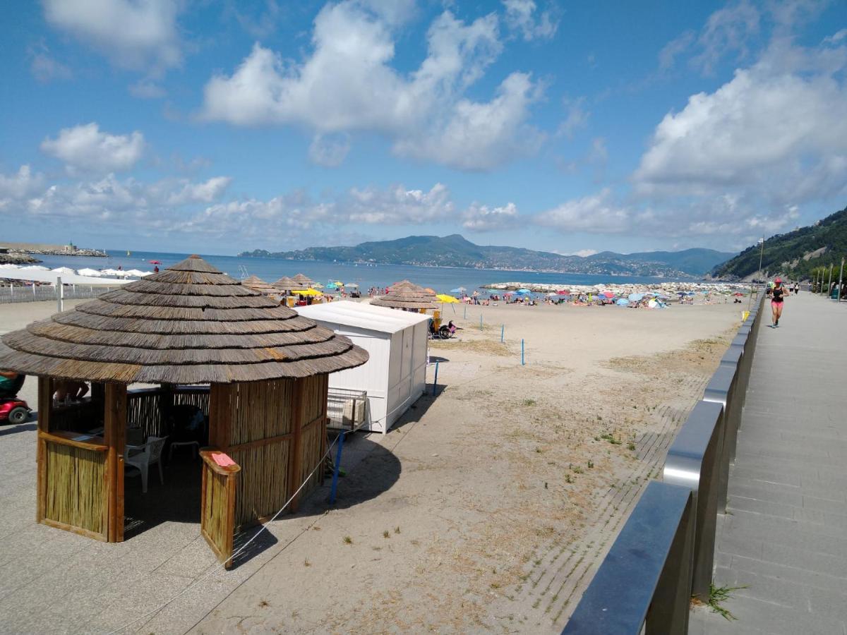 Vista Sul Carruggio, Centro Storico Di Chiavari Exteriör bild