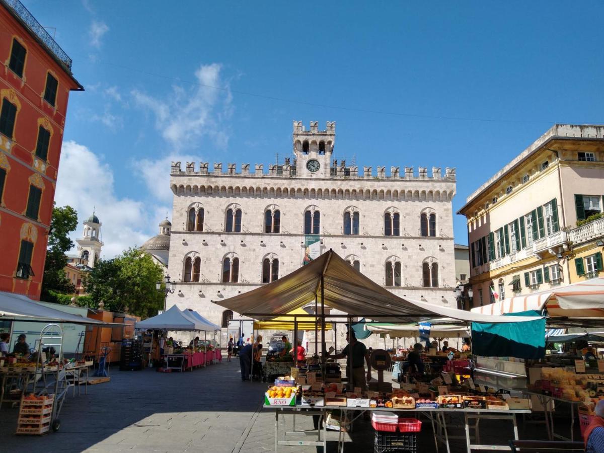 Vista Sul Carruggio, Centro Storico Di Chiavari Exteriör bild